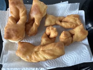 Taratuszki - puszyste faworki na kefirze - IMG 4958