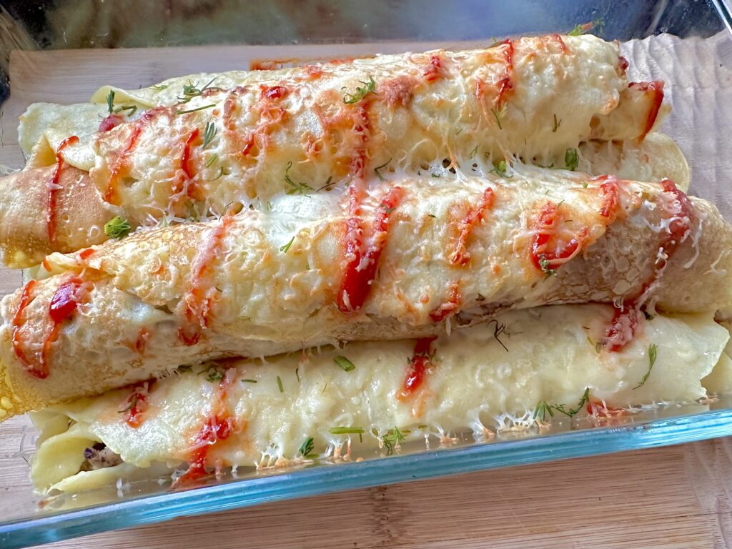 Naleśniki faszerowane mięsem i kaszą bulgur