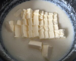 Ciasto malinowo-grysikowe bez pieczenia - IMG 6940