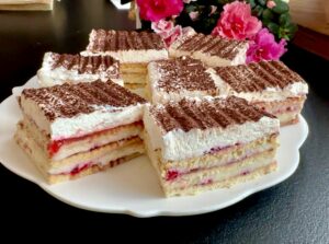 Ciasto malinowo-grysikowe bez pieczenia - IMG 7057