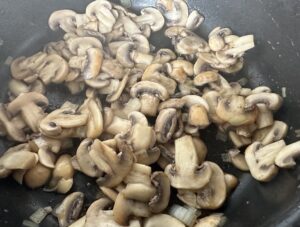 Koperty drobiowe z pieczarkami i mozzarellą - IMG 8003