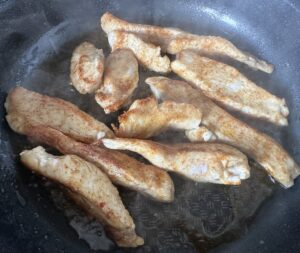 Przekąski z tortilli w dwóch smakach - z kurczakiem i z łososiem - IMG 8177