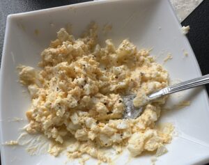 Przekąski z tortilli w dwóch smakach - z kurczakiem i z łososiem - IMG 8227