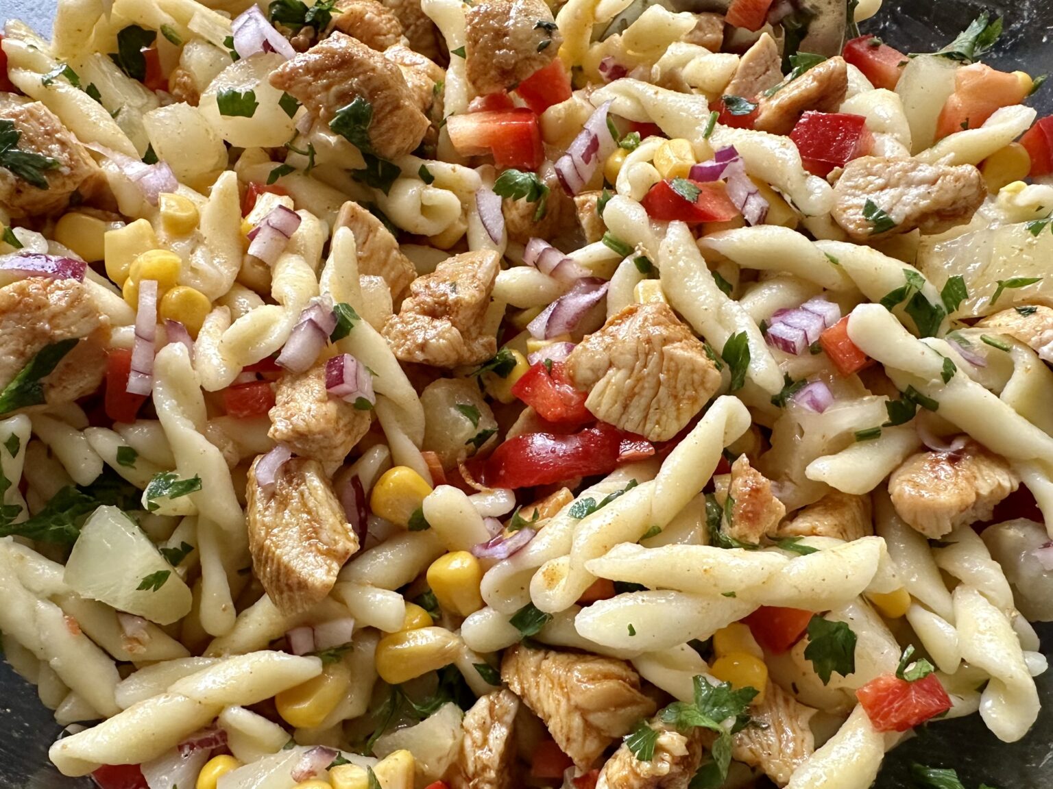 Sałatka makaronowa z kurczakiem i pysznym sosem - IMG 8254