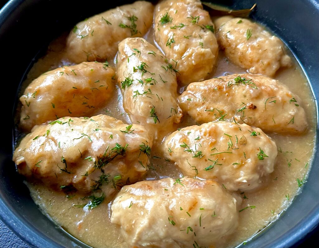 Zraziki drobiowe w sosie pieczeniowym