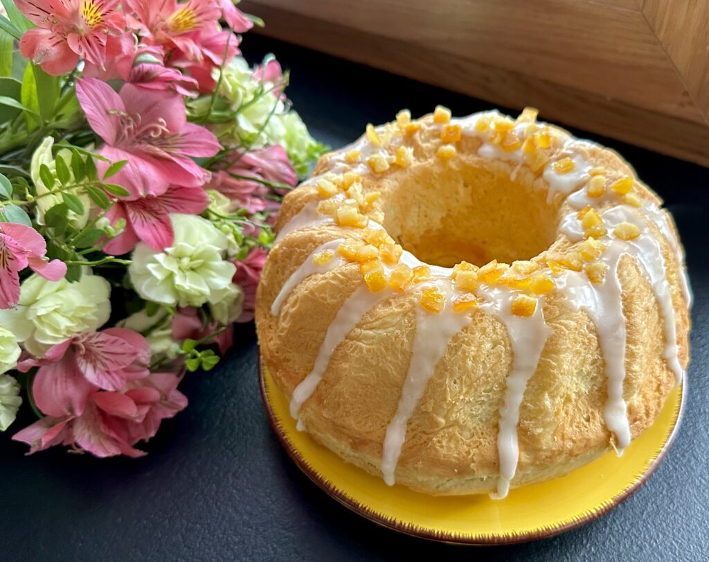 Wielkanocna babka drożdżowa