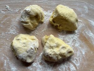 Ciasto podzielone na części