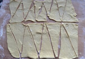 Ciasto podzielone na trójkąciki