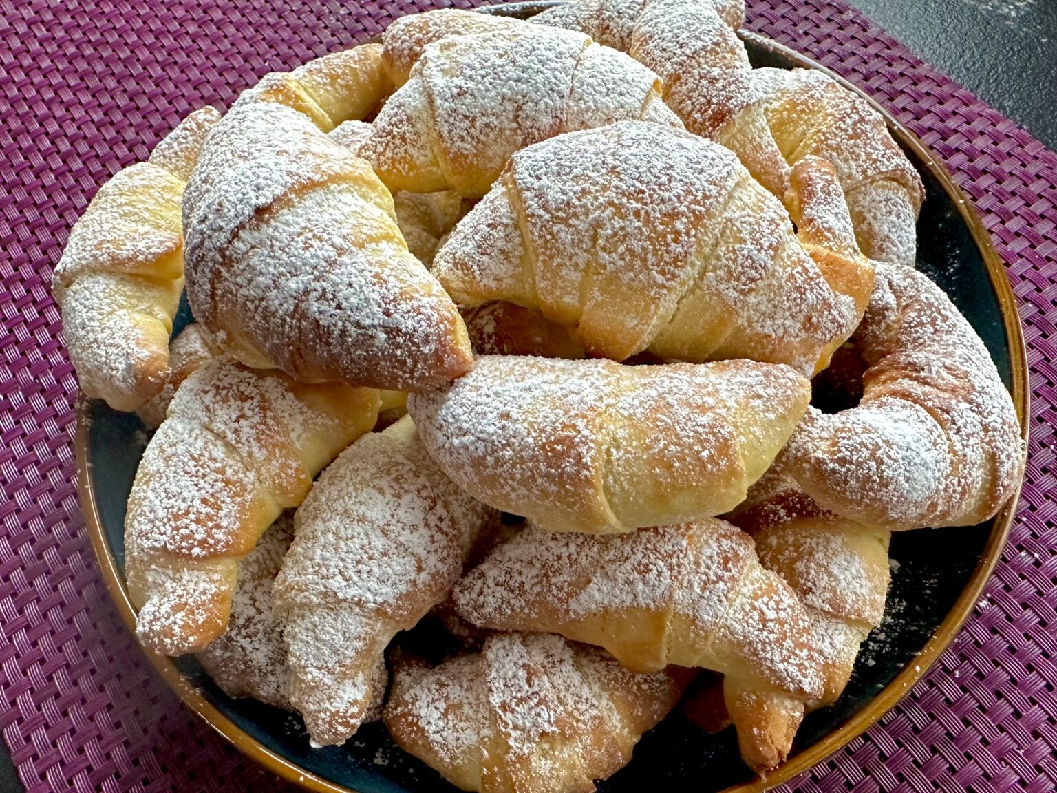 Rogaliki z rabarbarem