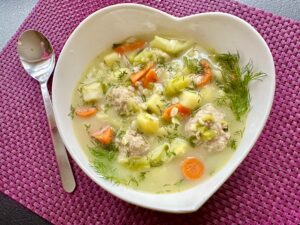 Wiosenna zupa z klopsikami, młodą kapustą i kaszą bulgur - IMG 0981