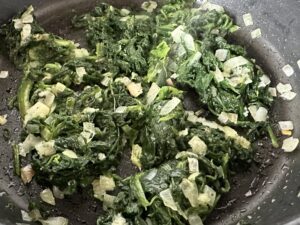 Makaron w sosie śmietanowym ze szpinakiem i suszonymi pomidorami - IMG 1210