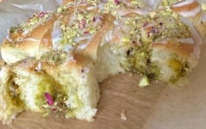 Drożdżówki pistacjowe - IMG 9219