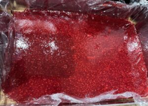 Śmietanowiec z białą czekoladą i malinami - IMG 9666