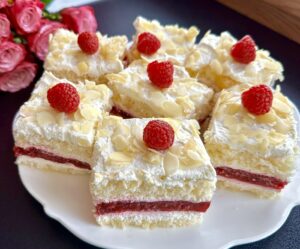 Śmietanowiec z białą czekoladą i malinami - IMG 9740