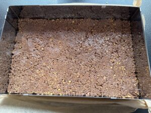 Truskawkowy ogród - jogurtowo-śmietankowe ciasto bez pieczenia na chrupiącym, czekoladowym spodzie! - IMG 2253
