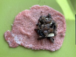 Kieszonki schabowe z pieczarkami i mozzarellą - IMG 2919