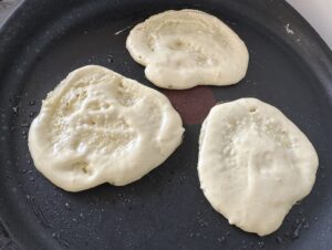 Jogurtowe pankejki śniadaniowe (pancakes) - IMG 3154