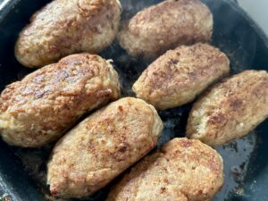 Roladki mielone z boczkiem i młodą kapustą - IMG 3360