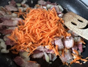 Młode ziemniaczki z boczkiem i kapustą - IMG 3563