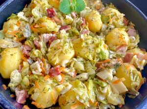 Młode ziemniaczki z boczkiem i kapustą - IMG 3594