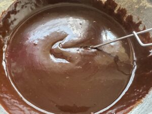 Ciasto brownie z wiśniami i kremem śmietankowym - IMG 3760