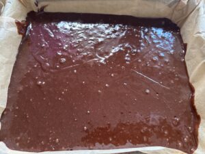 Ciasto brownie z wiśniami i kremem śmietankowym - IMG 3763