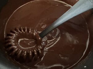 Ciasto brownie z wiśniami i kremem śmietankowym - IMG 3806