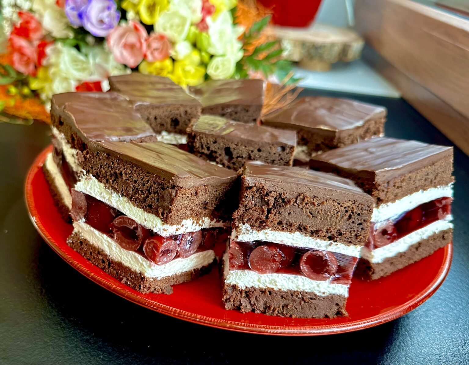 Ciasto brownie z wiśniami i kremem śmietankowym - IMG 3815