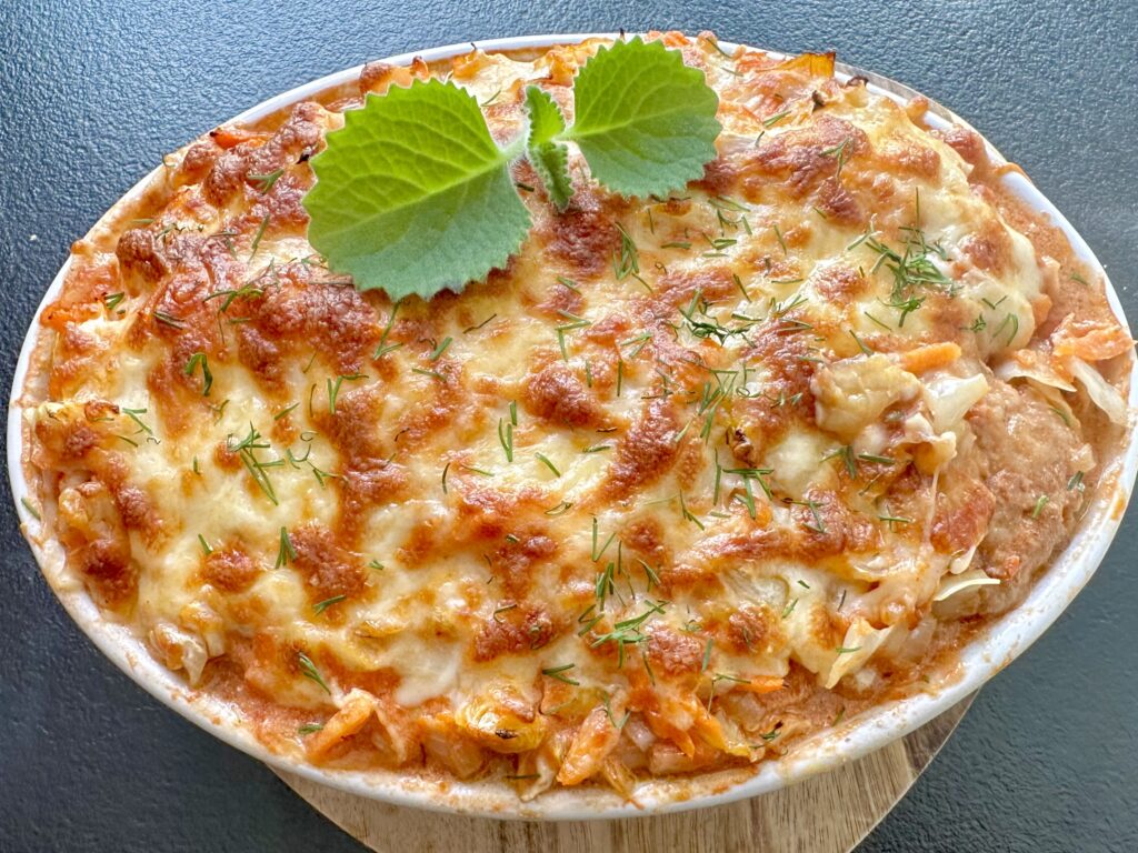 Wiosenna zapiekanka z klopsikami i ryżem