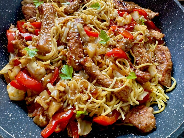 Smażony makaron z chrupiącymi warzywami i soczystym schabem - IMG 5172