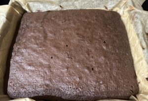 Torcik brownie - koszyczek truskawek - IMG 6357