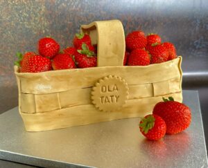 Torcik brownie - koszyczek truskawek - IMG 6448