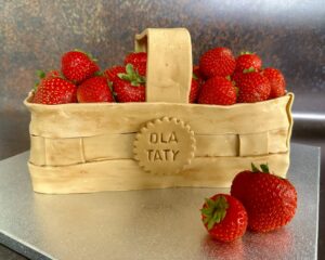 Torcik brownie - koszyczek truskawek - IMG 6456