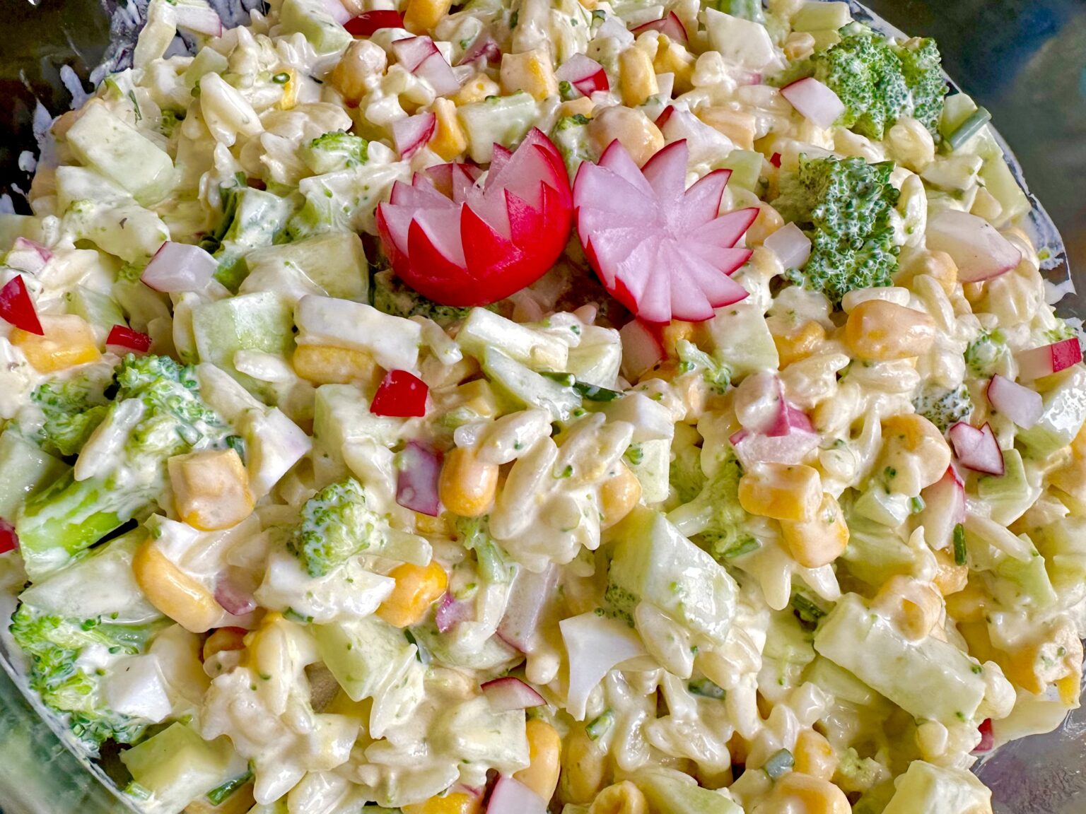 Sałatka ze świeżym ogórkiem i brokułem - IMG 8370