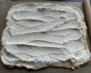 Rolada bezowa z owocami - IMG 8456