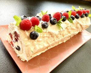 Rolada bezowa z owocami - IMG 8481 1