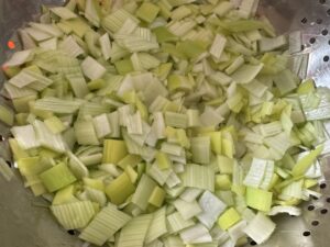 Sałatka ryżowa z porem i ogórkiem - IMG 9113