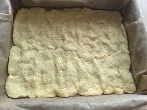 Słoneczna szarlotka z bezą - IMG 0960