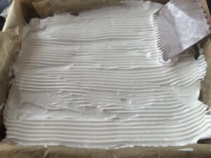 Słoneczna szarlotka z bezą - IMG 0972 1