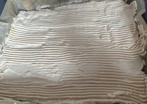 Słoneczna szarlotka z bezą - IMG 1001