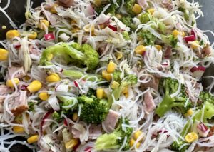 Sałatka ryżowa z szynką i brokułem - IMG 2064