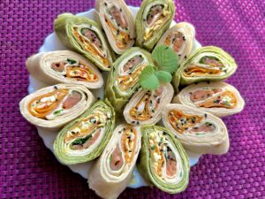 Tortilki z łososiem i jajkiem - IMG 2344