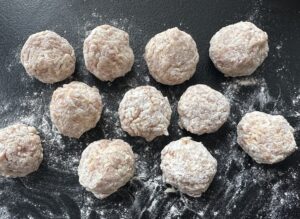 Frykadelki w sosie śmietankowo-koperkowym - IMG 3286