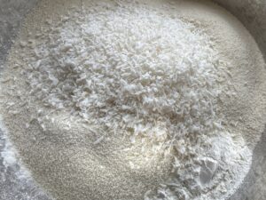 Szarlotka sypana z nutką kokosową - IMG 3531