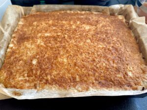 Szarlotka sypana z nutką kokosową - IMG 3568