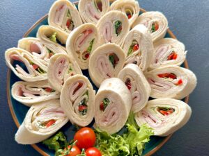 Delikatne w smaku koreczki z tortilli.