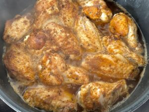 Skrzydełka z patelni duszone z warzywami - IMG 5309