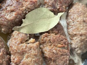 Zrazy z mięsa mielonego w sosie pieczeniowym - IMG 6276 scaled e1749030622937