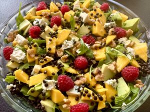 Sałatka z mango, awokado i czarną soczewicą - IMG 2213