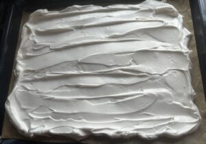 Mandarynkowa rolada bezowa - IMG 0327